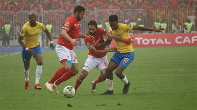 نقل أحد جماهير الأهلي إلى الإسعاف بعد مباراة صن داونز