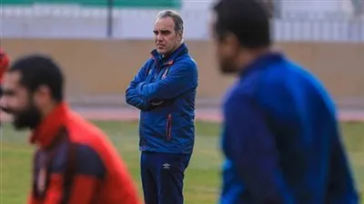 مفاجأة.. الخطيب يفاوض الساحر لخلافة لاسارتي في الأهلي