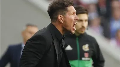 سيميوني يوجه صدمة كبيرة لبرشلونة