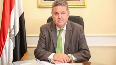 وزير قطاع الأعمال العام: عودة صناعة الغزل والنسيج بعد عامين ونصف من الأن