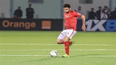 سيد عبد الحفيظ يطمئن على كريم نيدفيد 