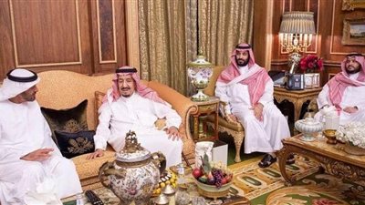 العاهل السعودي وولي عهد أبوظبي يبحثان قضايا المنطقة