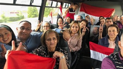 شاهد.. إقبال كبير من المصريين بالخارج على لجان الاستفتاء (صور)