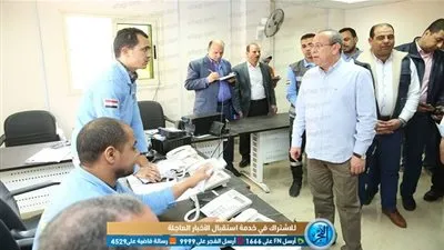 محافظ كفرالشيخ يتفقد غرفة العمليات الرئيسية بمرفق الإسعاف ويتابع الاستعدادات (صور)