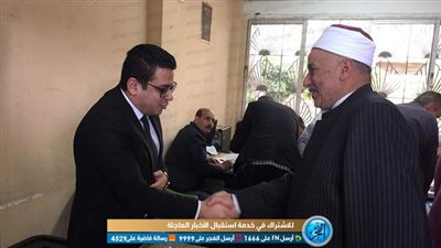 وكيل أوقاف الإسكندرية يدلي بصوته الانتخابي في لجنة المغتربين بسموحة (صور)‎