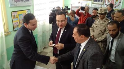 محافظ الإسكندرية يُدلي بصوته الإنتخابي في الإستفتاء على التعديلات الدستورية (صور)‎