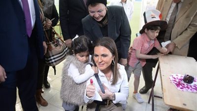 سيدات الحكومة يشاركن بقوة في الاستفتاء على التعديلات الدستورية