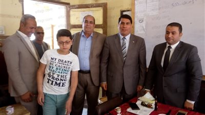 رئيس جمعية الصداقة البرلمانية المصرية الألبانية يدلي بصوته في 