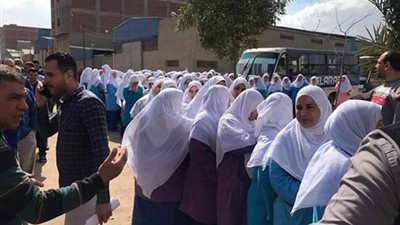 رئيس مدينة قويسنا بالمنوفية يتفقد اللجان وسط إقبال كثيف للأهالي (صور)