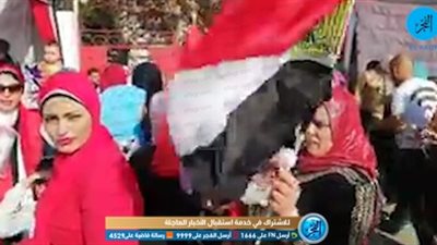 أغانى شعبية ورقص أمام اللجان الانتخابية في أول أيام الاستفتاء (فيديو)