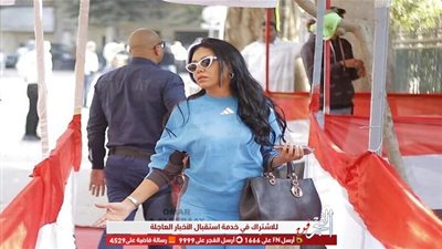 سخرية من ملابس رانيا يوسف في الاستفتاء على التعديلات الدستورية (صور)