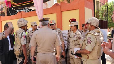 انتشار مكثف لقوات الجيش والشرطة مع ثاني أيام الاستفتاء في قنا (صور)