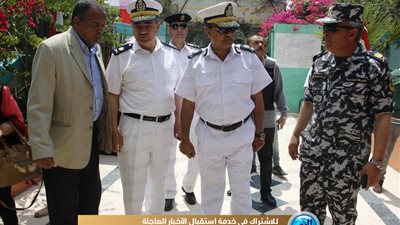 حكمدار الجيزة ومدير الإدارة العامة في جولة تفقدية بلجان الدقي خلال استفتاء الدستور