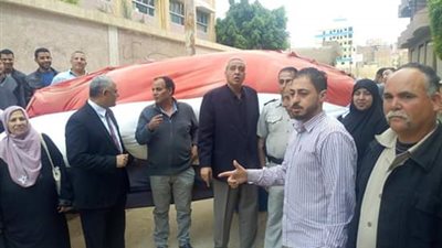 رئيس مركز بركة السبع بالمنوفية يتفقد لجان الاستفتاء