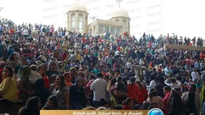 الآلاف يحتفلون بـ 