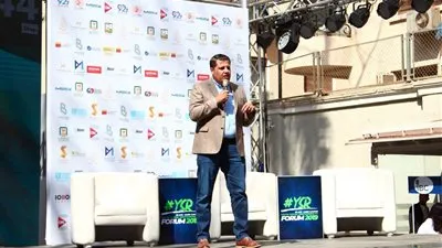 مصطفى زمزم يعرض تجربتي 