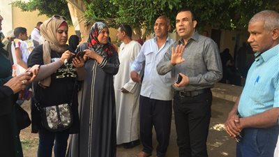 تزايد أعداد المواطنين على لجان الاستفتاء بالأقصر (صور)
