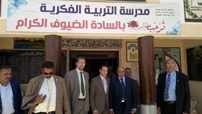 رئيس جامعة الوادي الجديد يدلي بصوته في الاستفتاء على الدستور (صور)