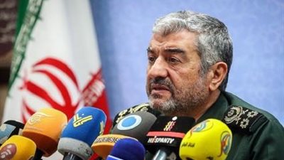 خامنئي يعفي قائد الحرس الثوري الإيراني من منصبه