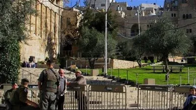 قوات الاحتلال تغلق الحرم الإبراهيمي
