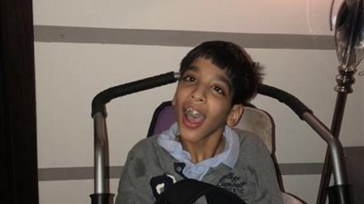 الطائف: أم تنتظر صرف سيارة مجهزة لابنها المعاق منذ 5 سنوات