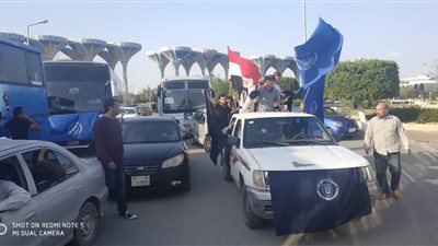 رئيس جامعة قناة السويس يقود مسيرة حاشدة لدعم الدستور (صور)