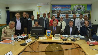 محافظ أسيوط: تأخر بدء الفرز في 20 لجنة بسبب الإقبال الكثيف في الساعات الأخيرة