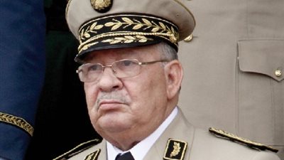 قايد صالح  يحذر من استمرار الوضع الجزائري على الاقتصاد 