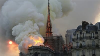 فرنسا: اندلاع حريق في مدينة فرساي التاريخية 