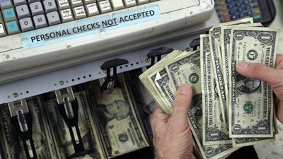 الليرة التركية تتراجع 1.5% أمام الدولار الأمريكي