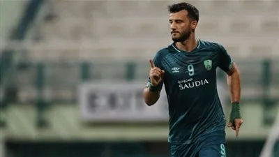 حقيقة رحيل عمر السومة عن الأهلي