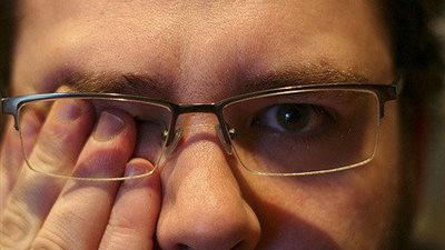 أسباب رعشه الجفن اللاإرادية وطرق العلاج