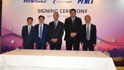  عمرو طلعت يشهد توقيع مذكرات تفاهم بين المصرية للاتصالات وشركات صينية