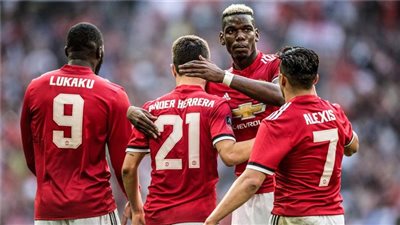 نجم مانشستر يونايتد مهددًا: التأهل لدوري الأبطال وإلا سأرحل