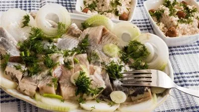 في شم النسيم.. طرق للحفاظ على معدتك بعد تناول الرنجة والفسيخ 