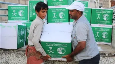 سلمان للاغاثة يوزع مساعدات غذائية في مديريتي حيران وعبس بحجة