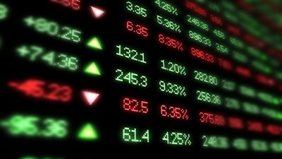 بتداولات بلغت 2.4 مليار ريال.. سوق الأسهم يغلق منخفضًا 9.75 نقطة