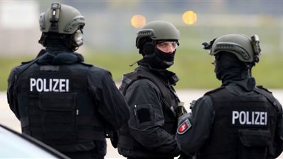 سيارة تقتحم مركز تسوق في مدينة هامبورج الألمانية