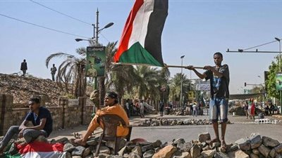 رفض استئناف الدراسة بالسودان.. ورؤية مرتقبة للانتقال السياسي