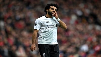 شاهد.. محمد صلاح يمر بطريقة رائعة من نجم برشلونة 