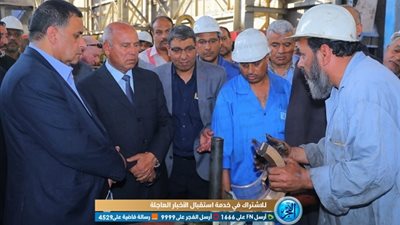 وزير النقل: لن يخرج أي جرار من الورش إلا بعد التأكد من حالته الفنية (صور)