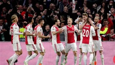 المغربي زياش يسجل هدفا عالميا لأياكس في شباك توتنهام 