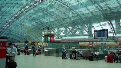 استئناف العمل فى مطار فرانكفورت بألمانيا بعد رصد طائرة مسيرة