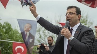 بعد إبطال فوزه بالانتخابات.. رئيس بلدية اسطنبول يتعهد بثورة في تركيا