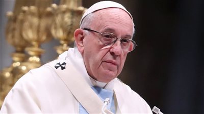 البابا فرنسيس يرغم رجال الدين قانونيا على التبليغ عن الانتهاكات الجنسية