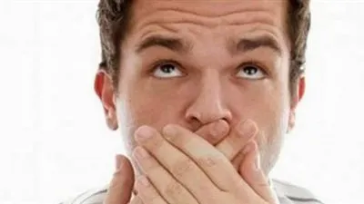 طبيب أسنان: تناول هذا المشروب يُخفف من رائحة الفم وقت الصيام