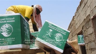 سلمان للإغاثة يوزع 4 آلاف كرتون تمور في مأرب