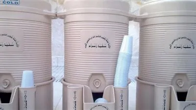 حكاية زمزم: السقاية من أقبية المسجد الحرام إلى المصانع الحديثة