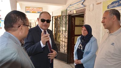 محافظ الغربية يقوم بجولة لمتابعة انتظام سير امتحانات الشهادة الإعدادية للفصل الدراسي الثاني (صور)