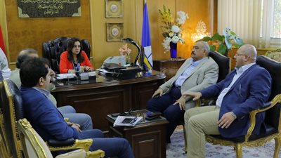 محافظ دمياط تتابع إنشاءات المرحلة الأولى من شارع ٣٠٦ 